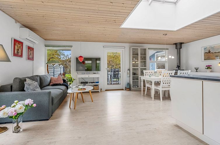 Vakantiehuis "Einari" - 500m from the sea