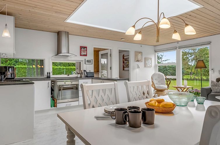 Vakantiehuis "Einari" - 500m from the sea