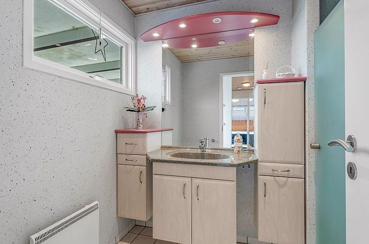 Vakantiehuis "Einari" - 500m from the sea