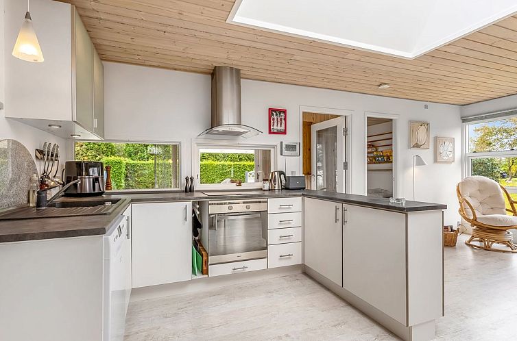 Vakantiehuis "Einari" - 500m from the sea