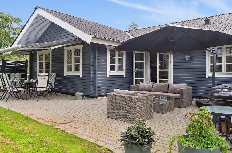 Vakantiehuis "Aldis" - 300m from the sea