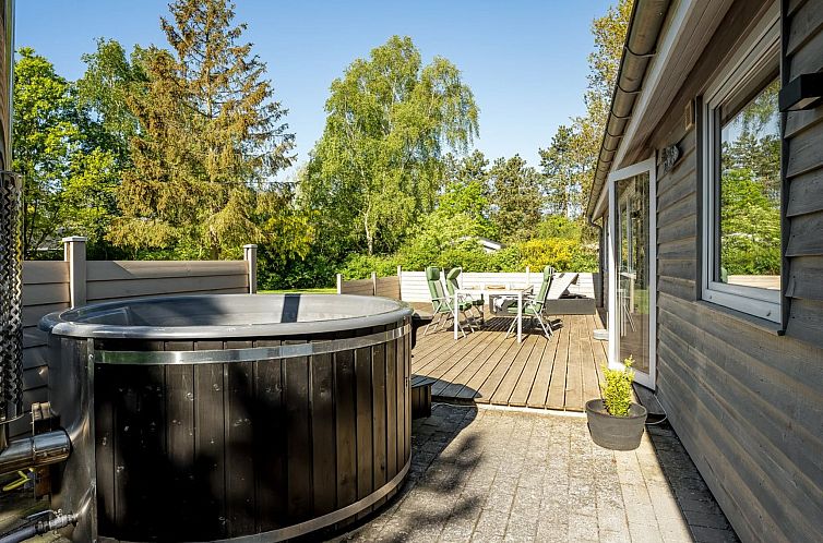 Vakantiehuis "Dorde" - 600m from the sea
