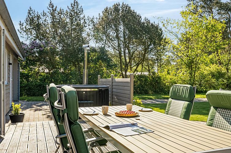 Vakantiehuis "Dorde" - 600m from the sea