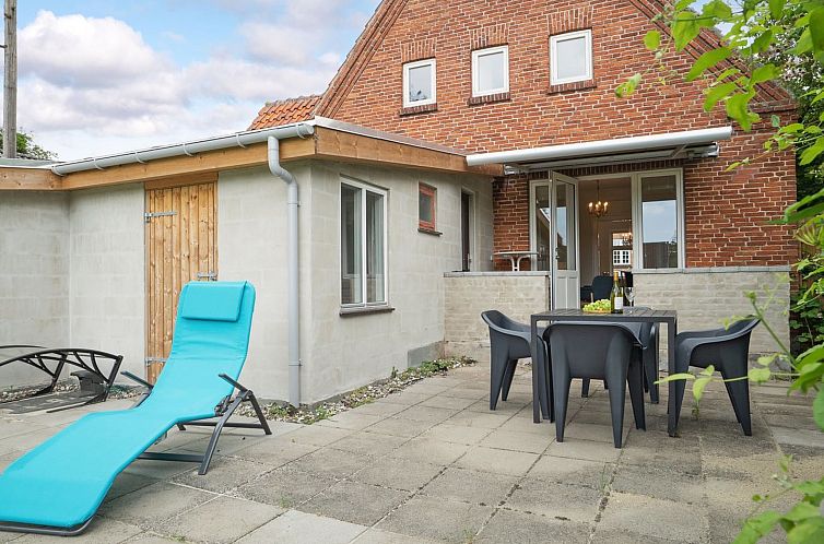 Vakantiehuis "Feikje" - 5.5km from the sea