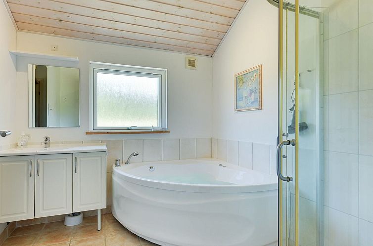 Vakantiehuis "Aksel" - 150m from the sea