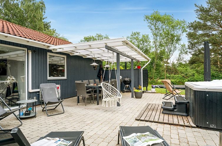 Vakantiehuis "Sverker" - 300m from the sea