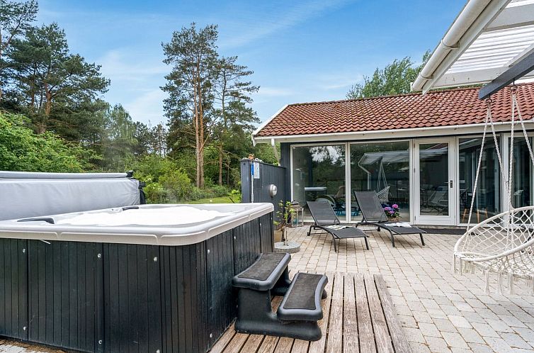 Vakantiehuis "Sverker" - 300m from the sea