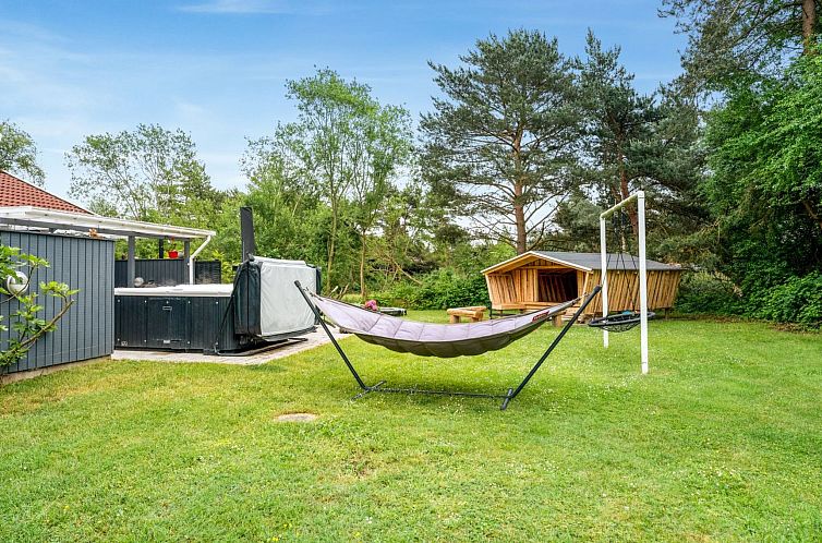 Vakantiehuis "Sverker" - 300m from the sea