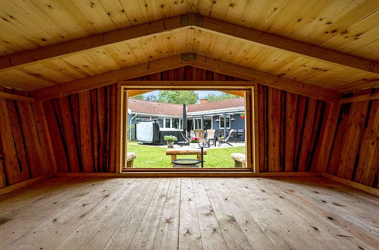 Vakantiehuis "Sverker" - 300m from the sea