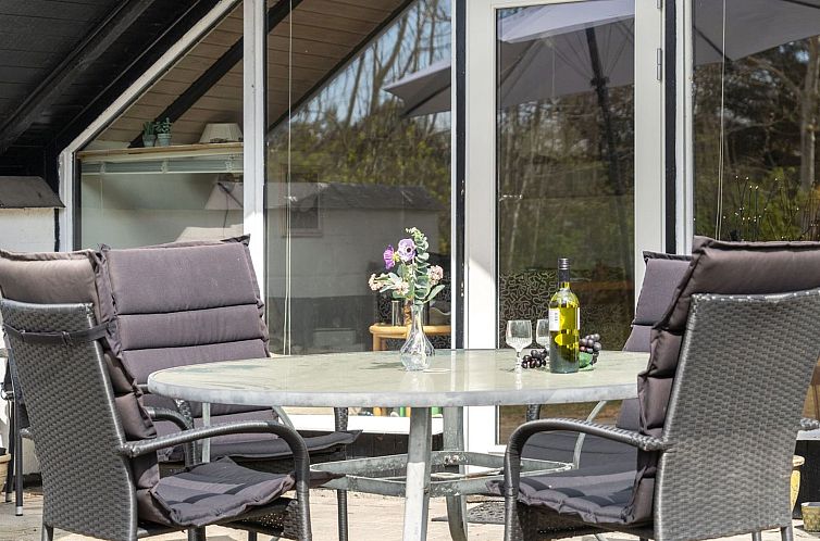 Vakantiehuis "Arnfin" - 160m from the sea