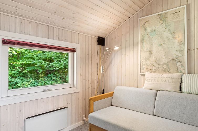 Vakantiehuis "Batsha" - 350m from the sea