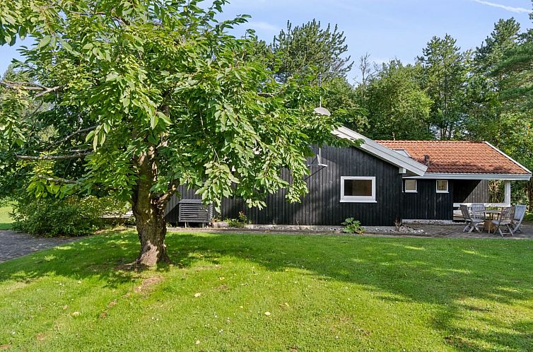 Vakantiehuis "Batsha" - 350m from the sea