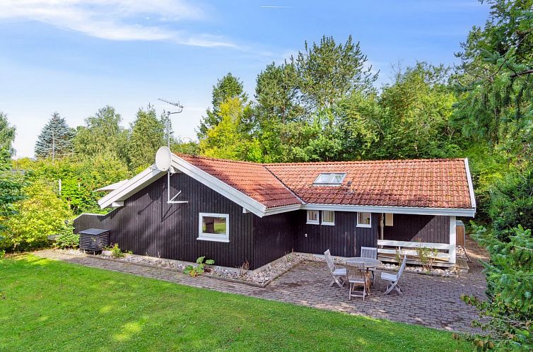 Vakantiehuis "Batsha" - 350m from the sea