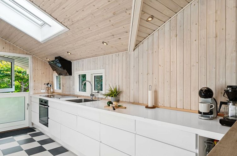 Vakantiehuis "Batsha" - 350m from the sea