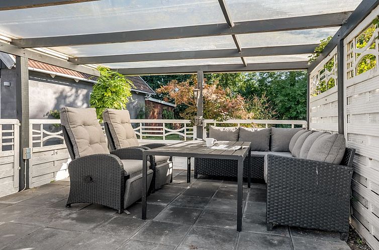 Vakantiehuis "Janna" - 200m from the sea