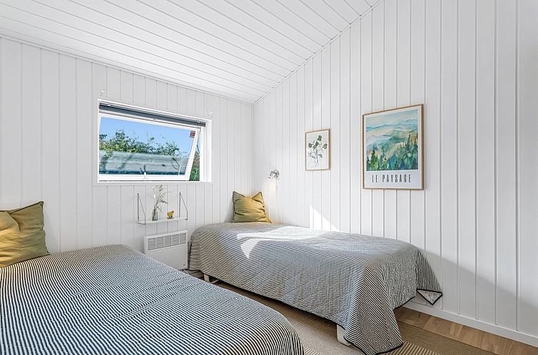 Vakantiehuis "Henna" - 550m to the fjord