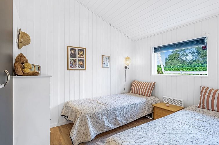 Vakantiehuis "Henna" - 550m to the fjord