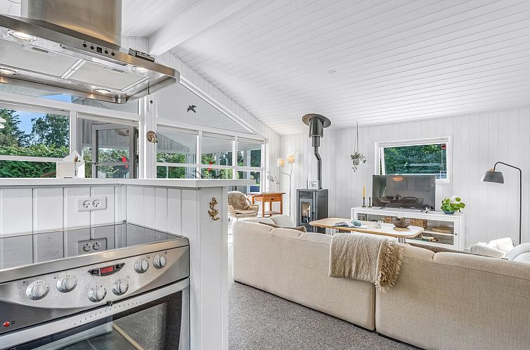 Vakantiehuis "Henna" - 550m to the fjord