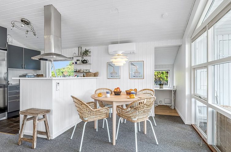 Vakantiehuis "Ion" - 250m from the sea