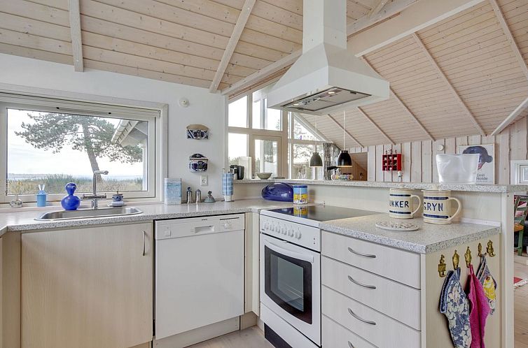 Vakantiehuis "Bosilka" - 75m from the sea
