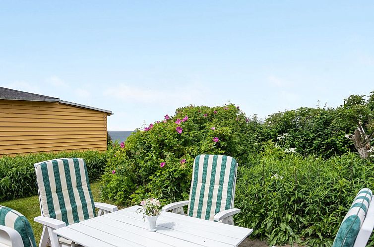 Vakantiehuis "Orwik" - 30m from the sea