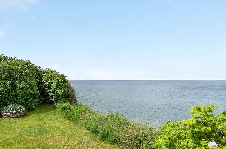 Vakantiehuis "Orwik" - 30m from the sea