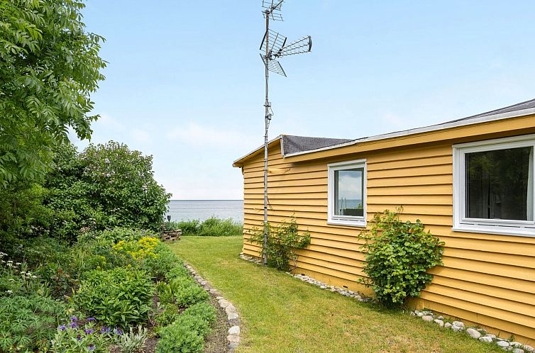 Vakantiehuis "Orwik" - 30m from the sea