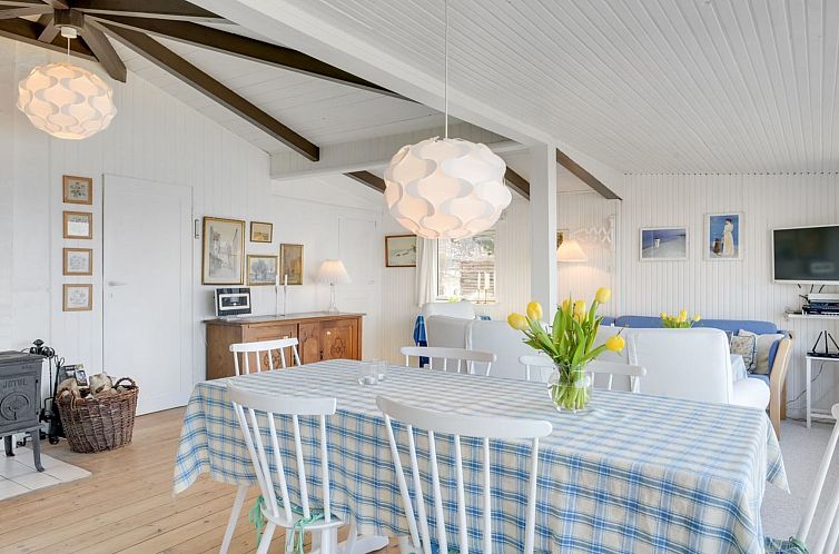 Vakantiehuis "Orwik" - 30m from the sea