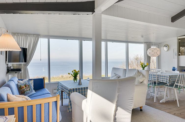 Vakantiehuis "Orwik" - 30m from the sea