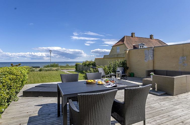 Vakantiehuis "Ilze" - 20m from the sea