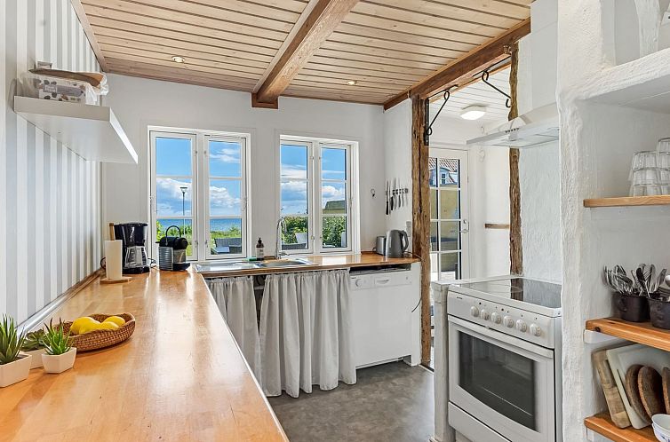 Vakantiehuis "Ilze" - 20m from the sea