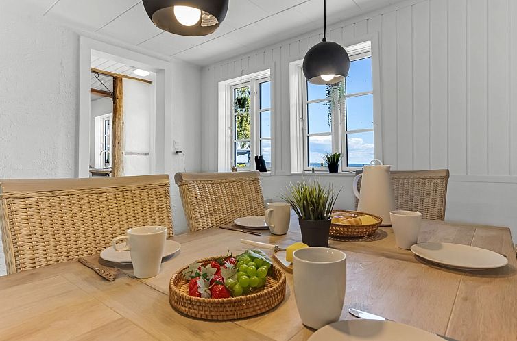 Vakantiehuis "Ilze" - 20m from the sea