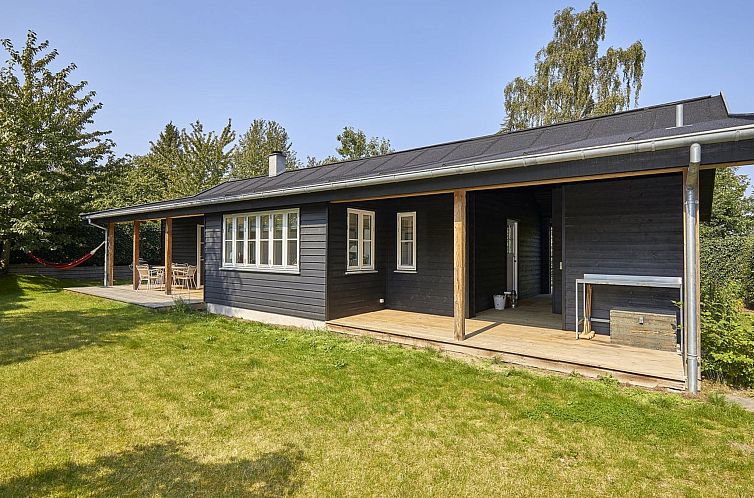 Vakantiehuis "Emely" - 700m from the sea