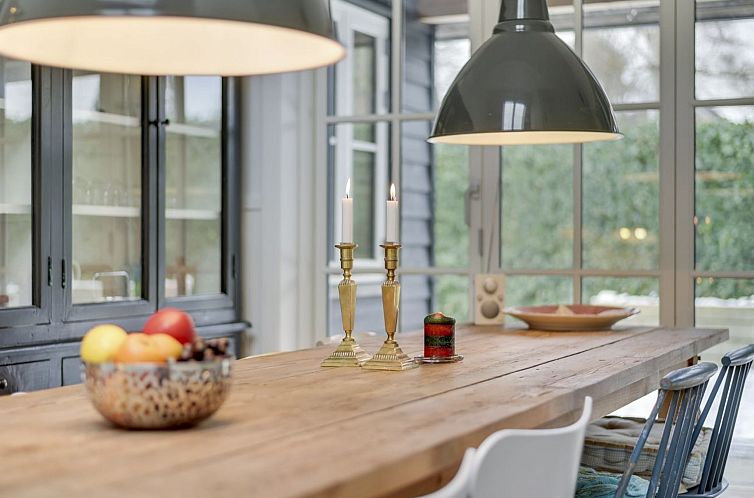 Vakantiehuis "Emely" - 700m from the sea