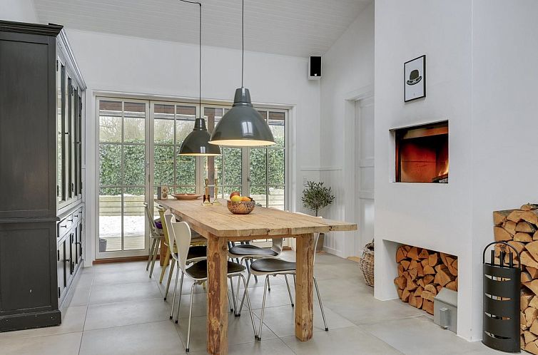 Vakantiehuis "Emely" - 700m from the sea