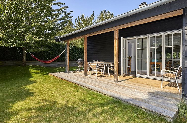 Vakantiehuis "Emely" - 700m from the sea