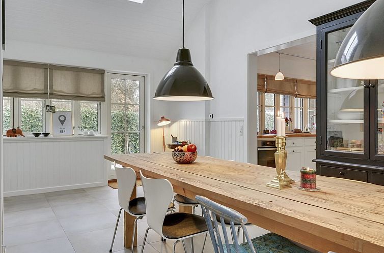 Vakantiehuis "Emely" - 700m from the sea