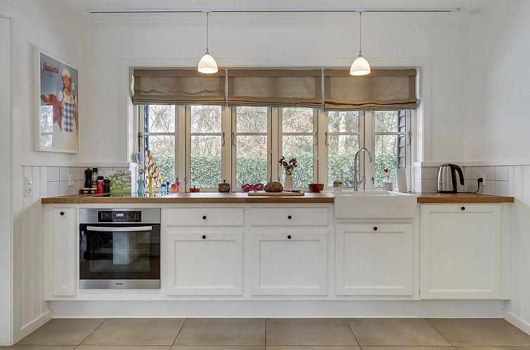 Vakantiehuis "Emely" - 700m from the sea