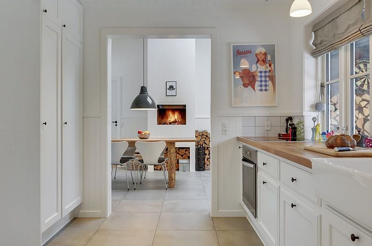 Vakantiehuis "Emely" - 700m from the sea