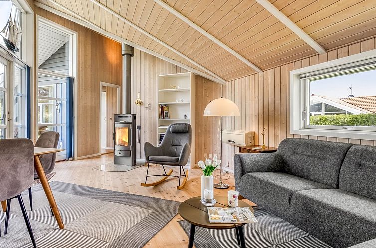 Vakantiehuis "Winona" - 250m from the sea