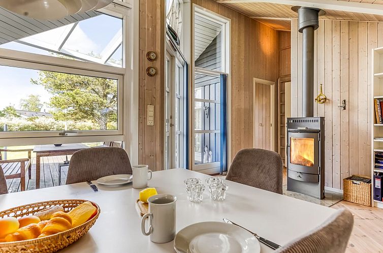 Vakantiehuis "Winona" - 250m from the sea
