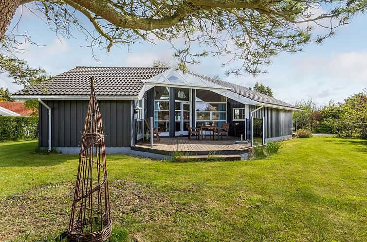Vakantiehuis "Winona" - 250m from the sea