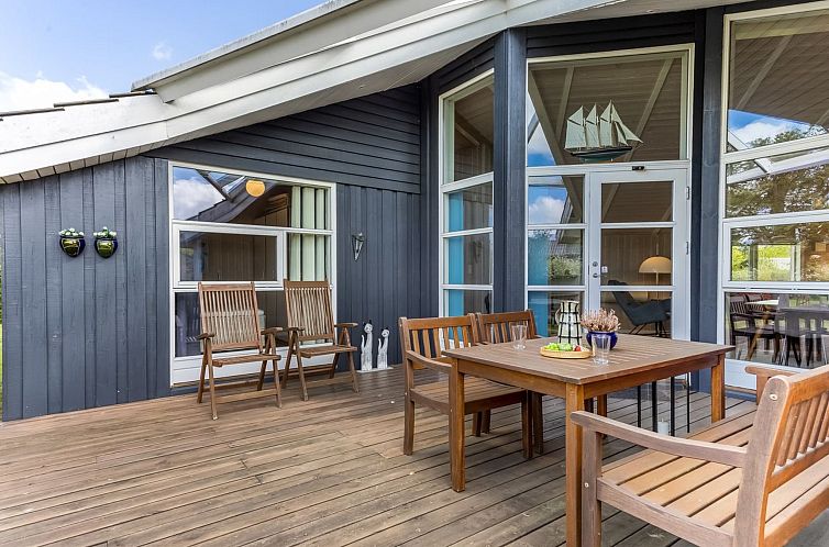 Vakantiehuis "Winona" - 250m from the sea