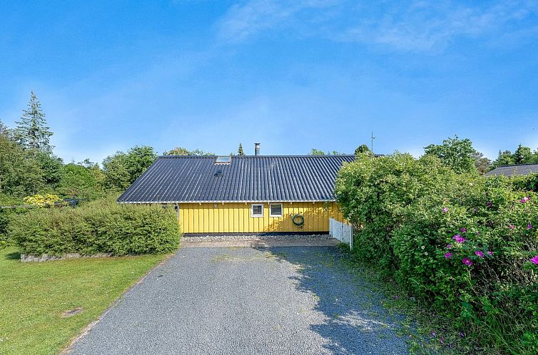 Vakantiehuis "Guja" - 250m from the sea