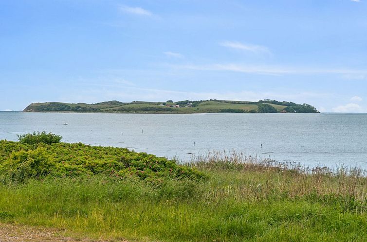 Vakantiehuis "Varma" - 25m from the sea