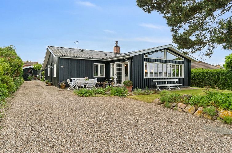 Vakantiehuis "Varma" - 25m from the sea