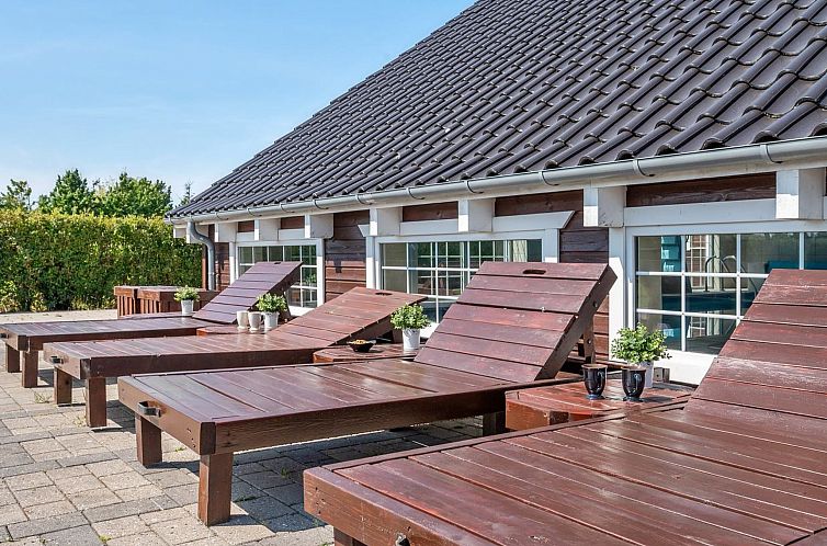 Vakantiehuis "Emelita" - 900m from the sea