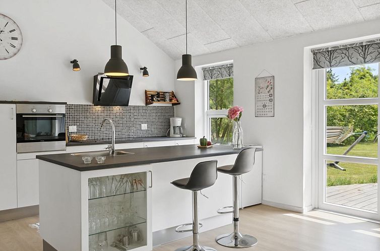 Vakantiehuis "Oiva" - 450m from the sea