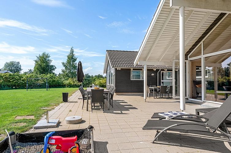 Vakantiehuis "Jurgis" - 900m from the sea