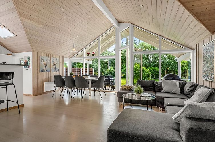 Vakantiehuis "Mika" - 800m from the sea